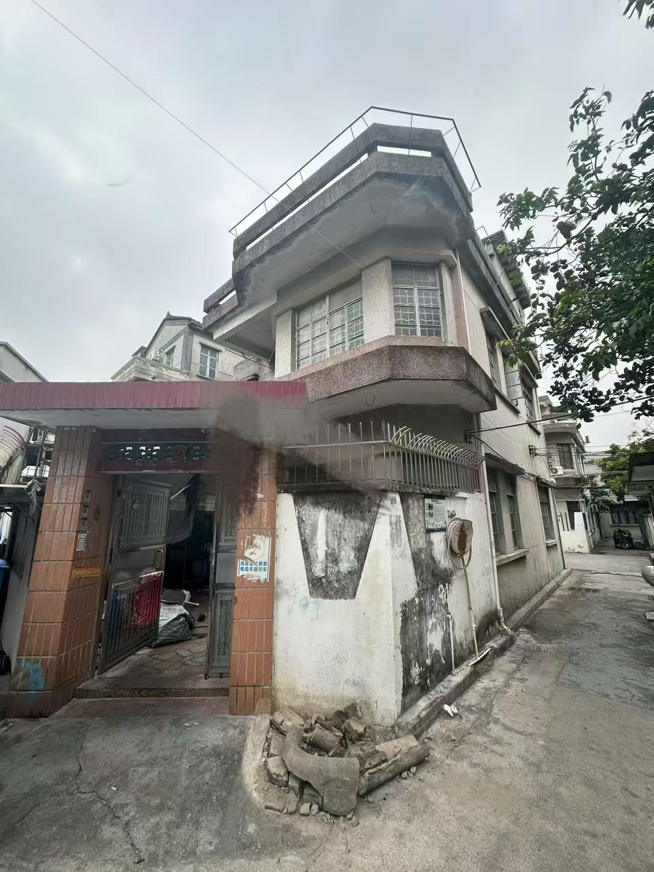 直接业主 三轮大奔到门口 衙边整栋两层半7房租3800
