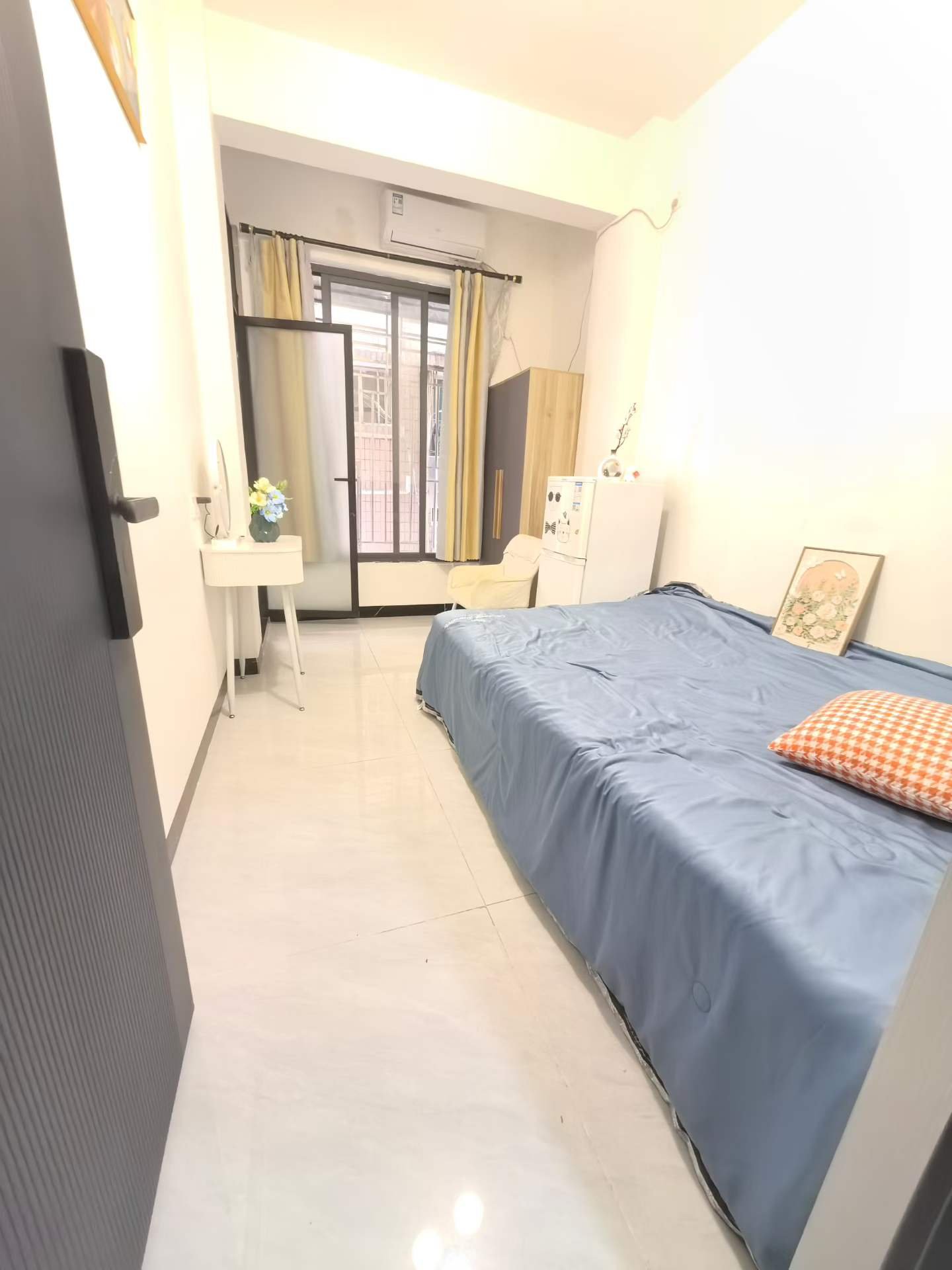 皇岗新村 精装公寓 2600/月 领包入住