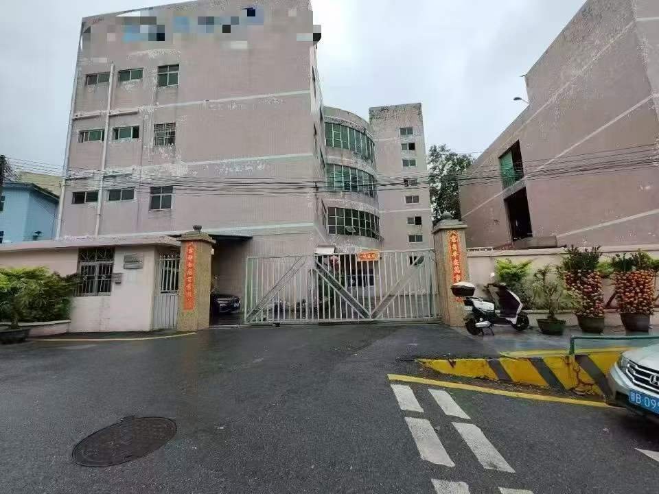 可包租！西丽大磡独门独院， 原房东出租！面积按实面积计算，无公摊，面积共8000平方，合同期10年，递增3年10%。可改公寓，免租期面谈，价格28/平方。有诚意欢迎咨询！