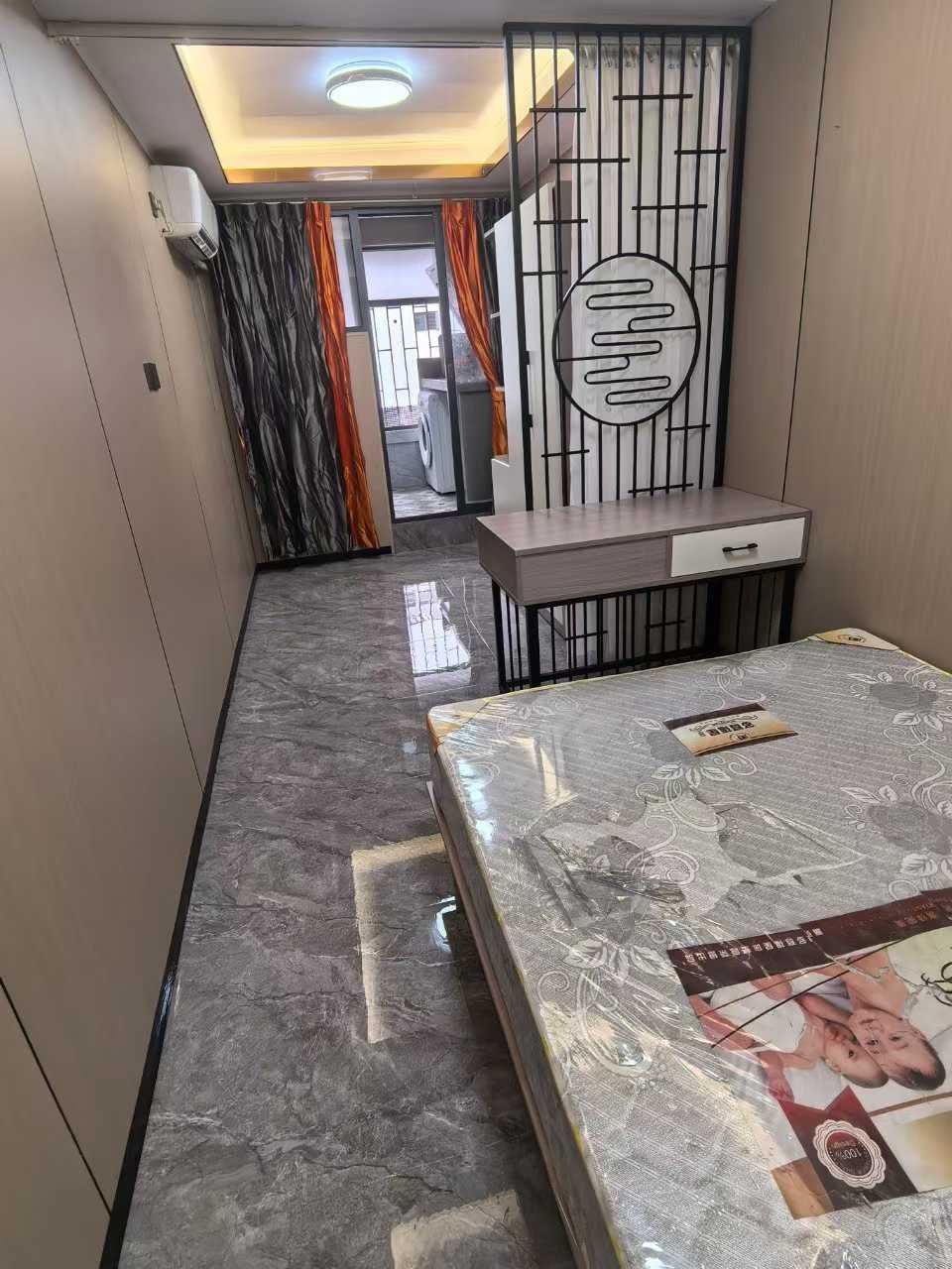 布吉地铁0距离 精装大单间 1800