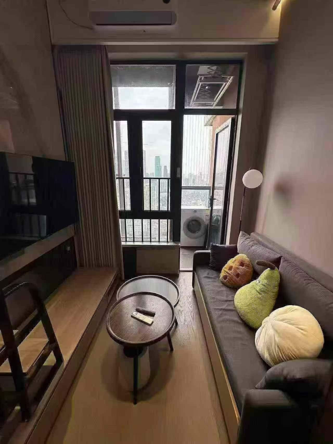 恒大天玺一房一厅loft4500多套可看