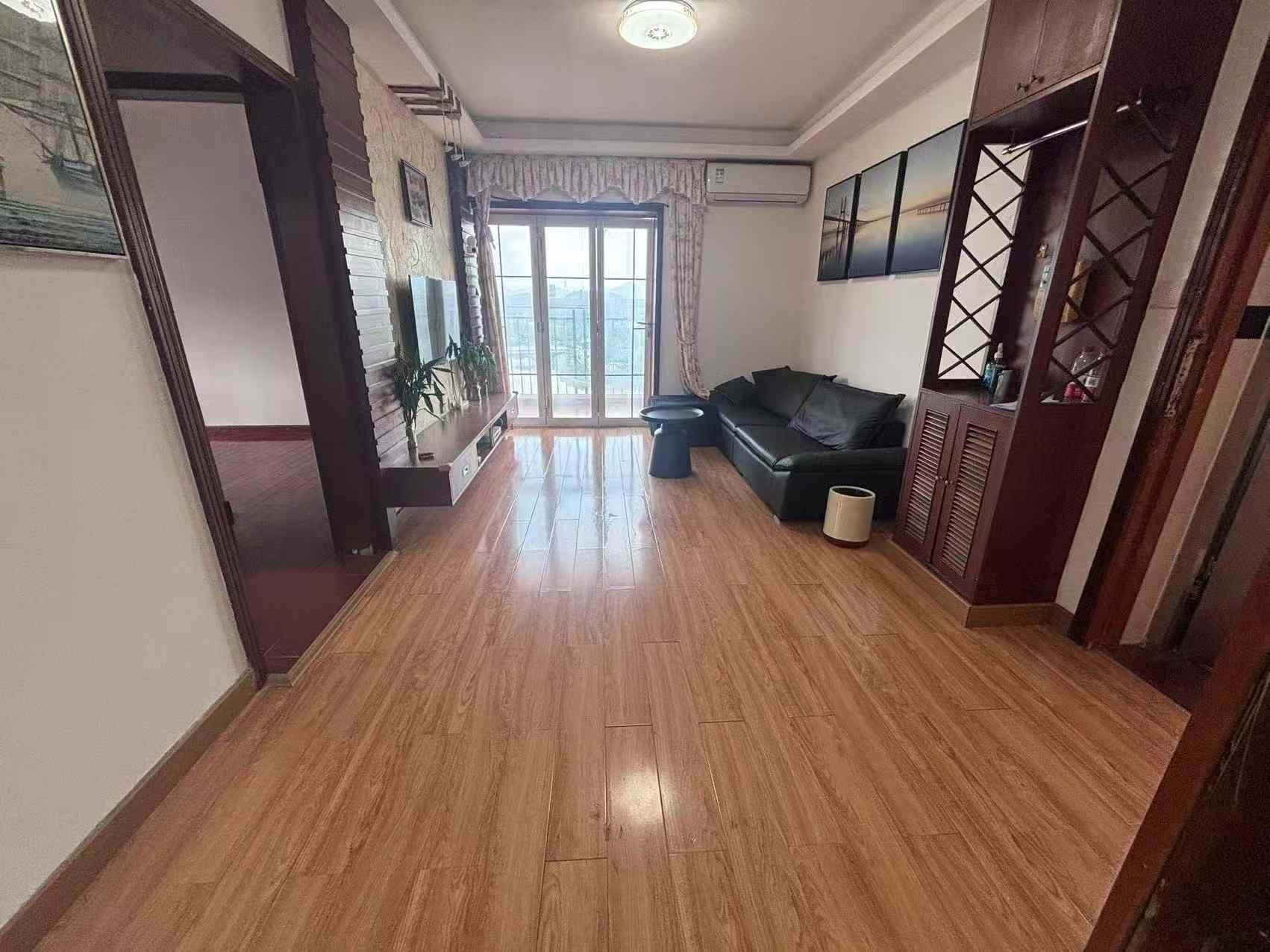 罗湖口岸，2房1厅出租，租金6000，看房方便