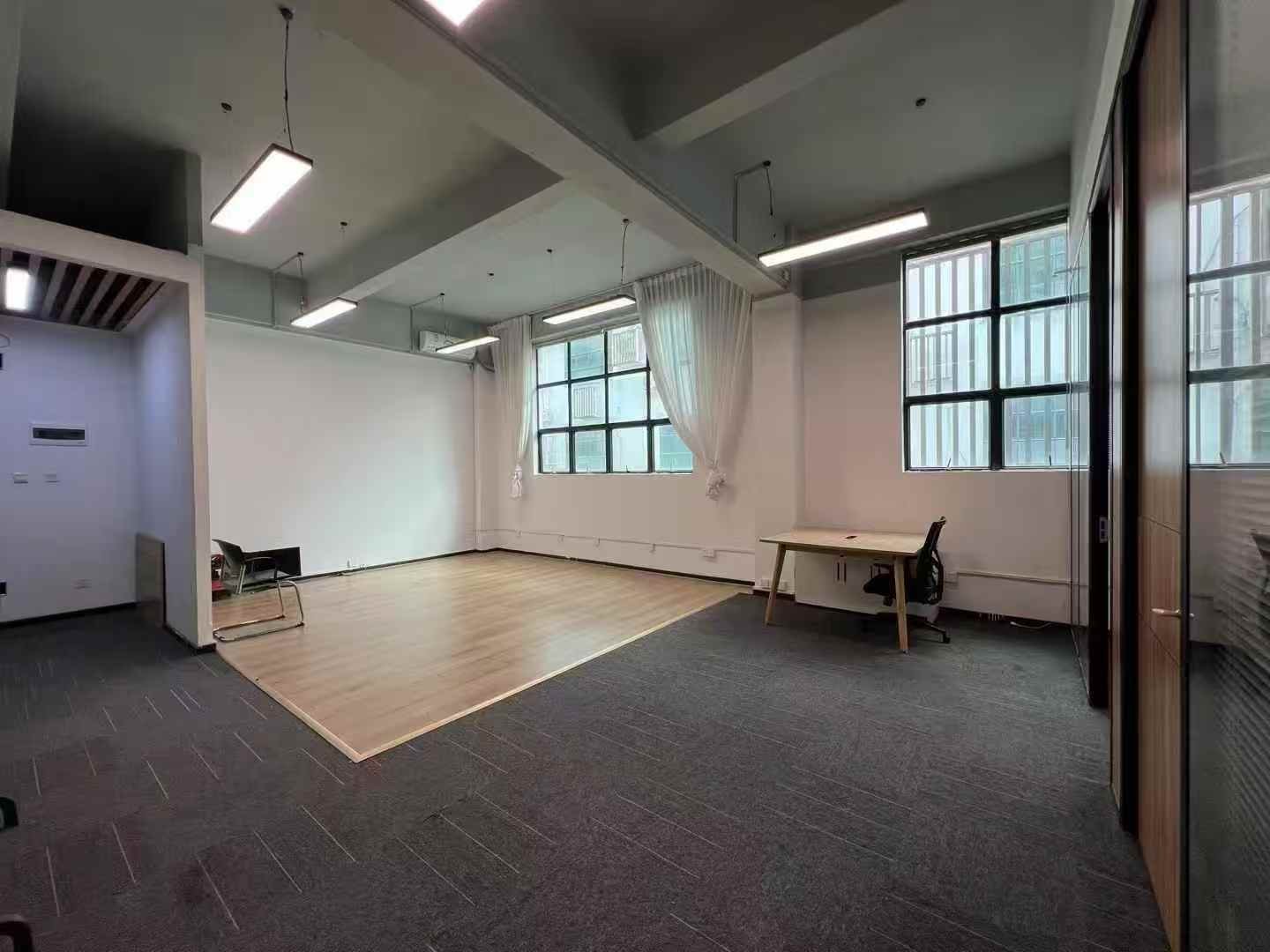 云谷二期放盘 面积：145平 隔间：1+1 租金：9425
