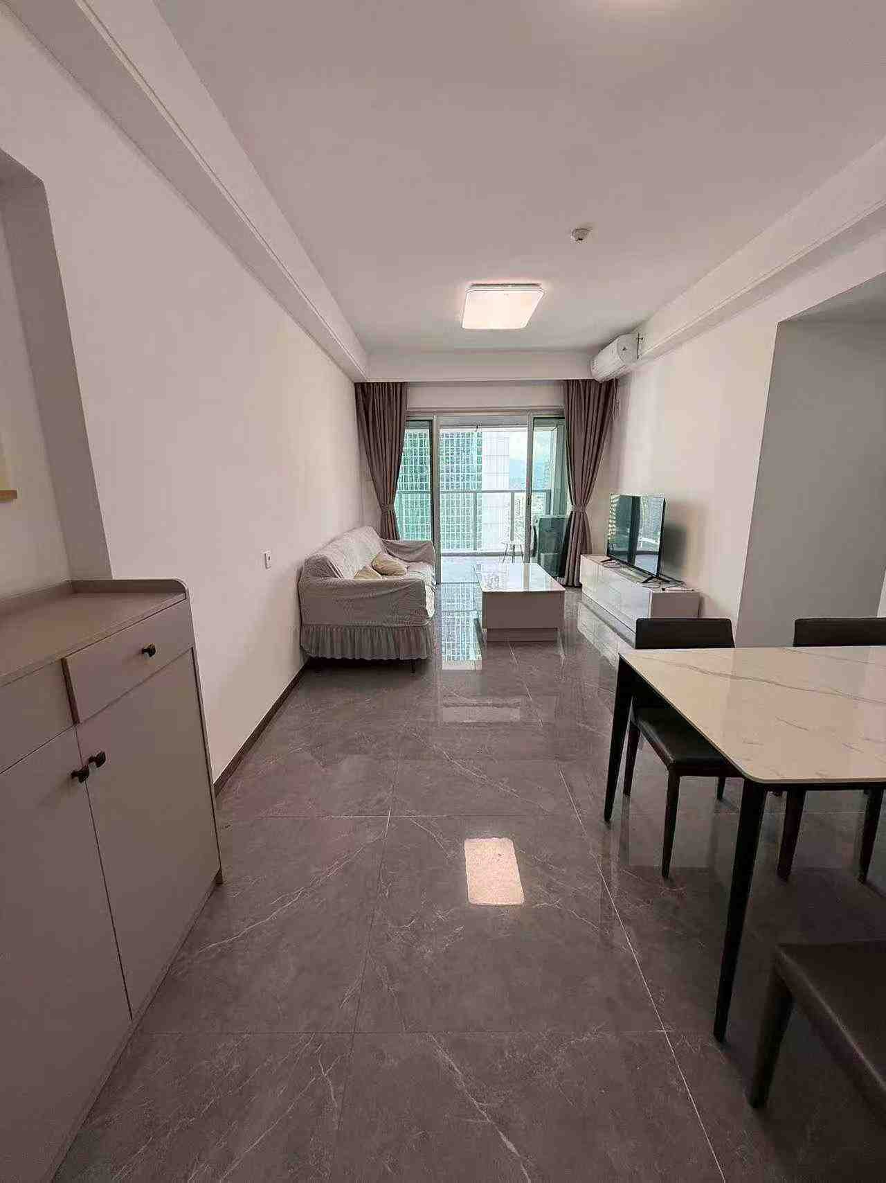东门老街国贸地铁站 兆鑫汇金广场 B 座住宅 三房两厅两卫 108平 朝南大阳台