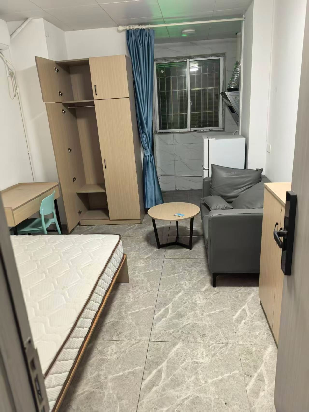 ：松岗喜港城 ：二楼精装大单间 ：1100包网
