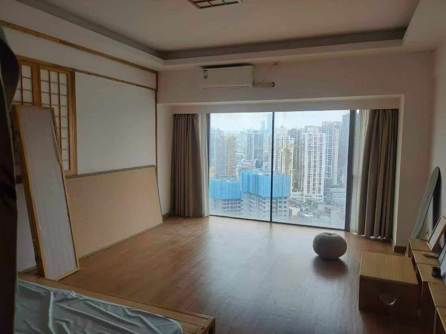 港岛银座，精装一房，家私家电齐全，租4500
