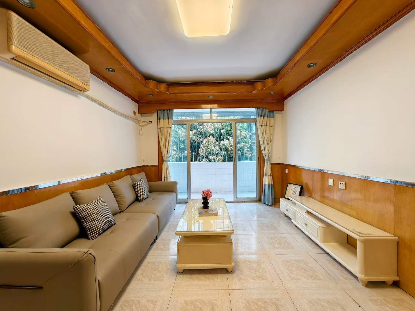 景田站，景田南小区19栋403.电梯三房面积88平，全齐，已空置，看房方便