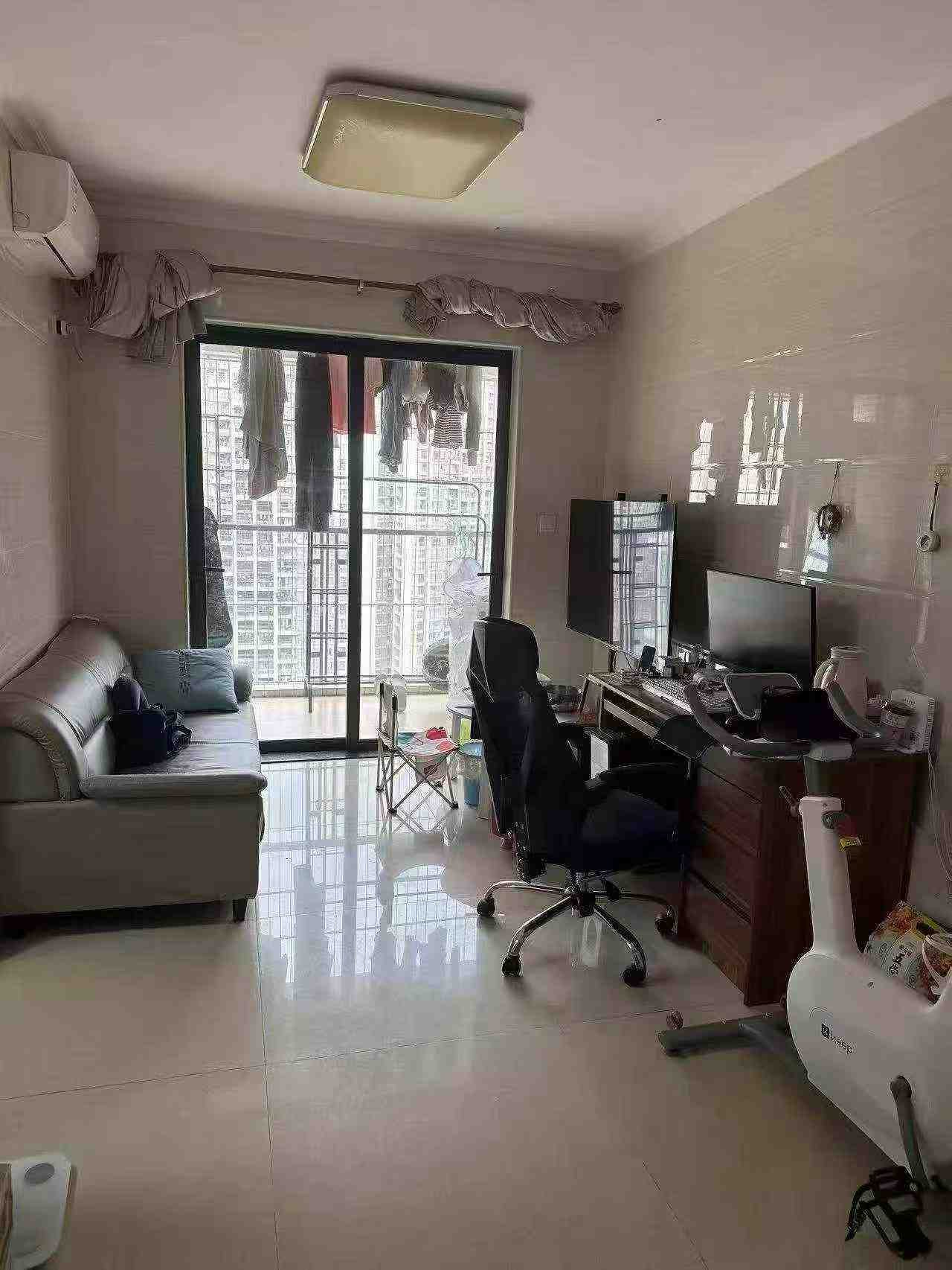上合花园 48平精装大一房一厅4600，东南朝向，9月底入住