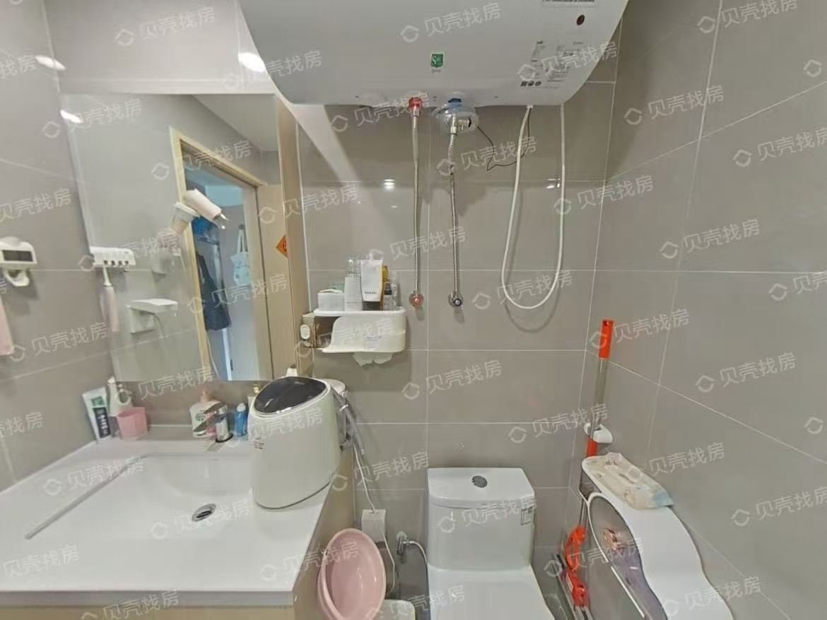 鹏展汇大单间家私齐全出租