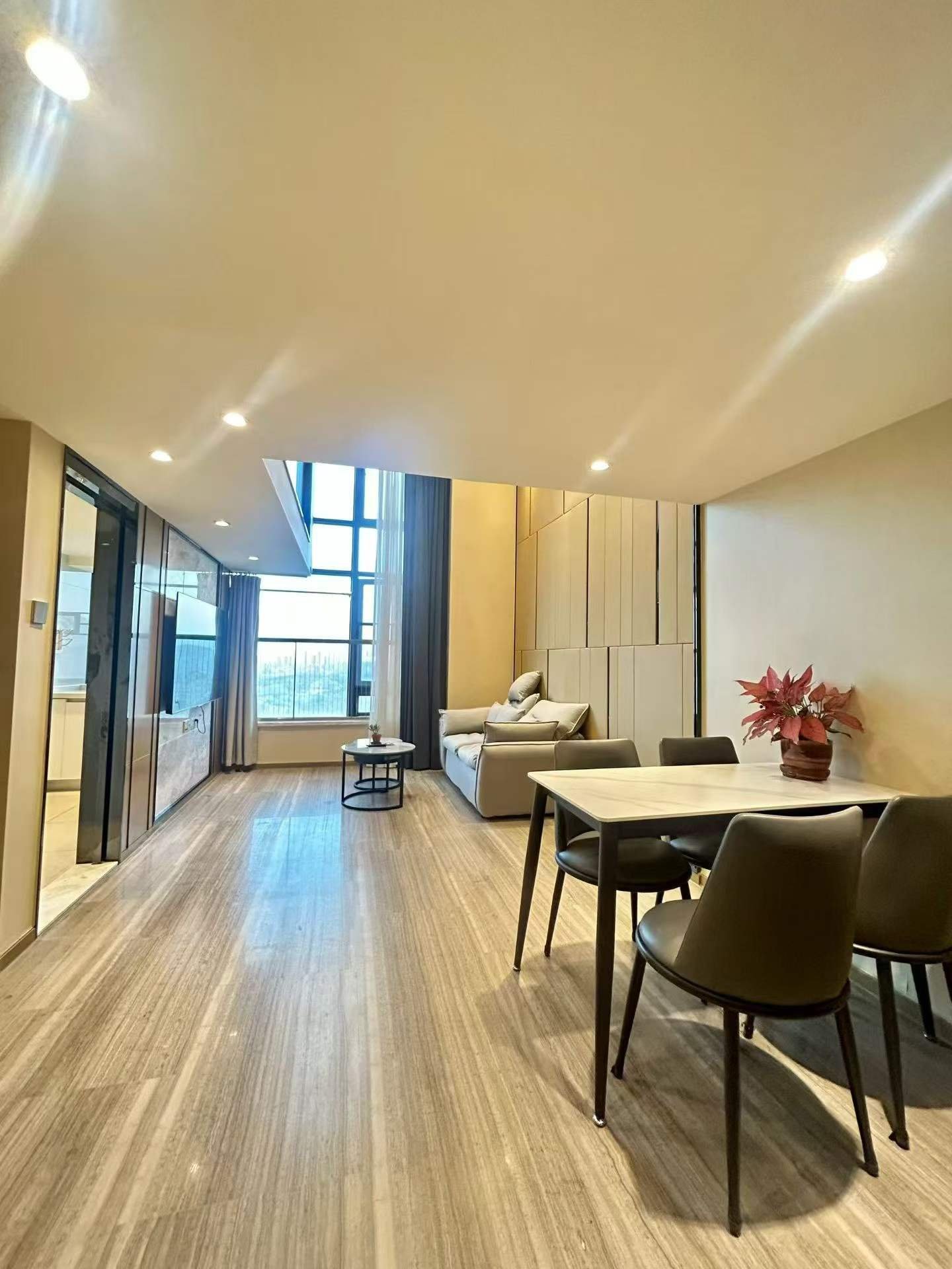恒大城市之光 3300 Loft两房