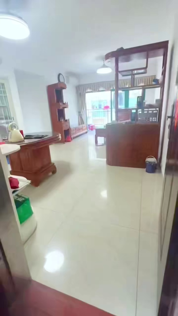 出租汇海广场精装三房二厅现状出租3800元