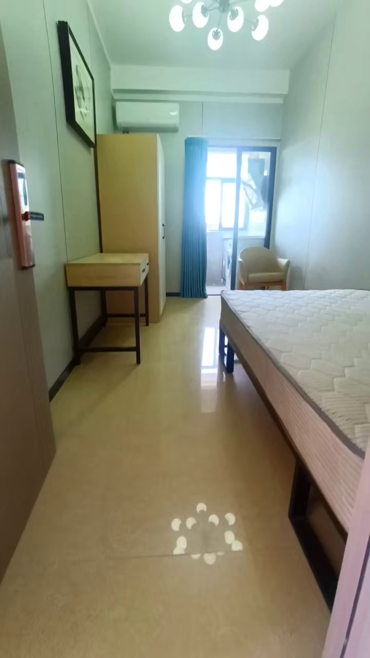 清湖新村电梯精装单间1580