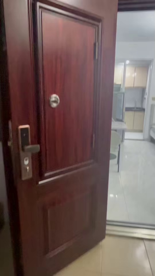 中山公园地铁口电梯小区大单间2500