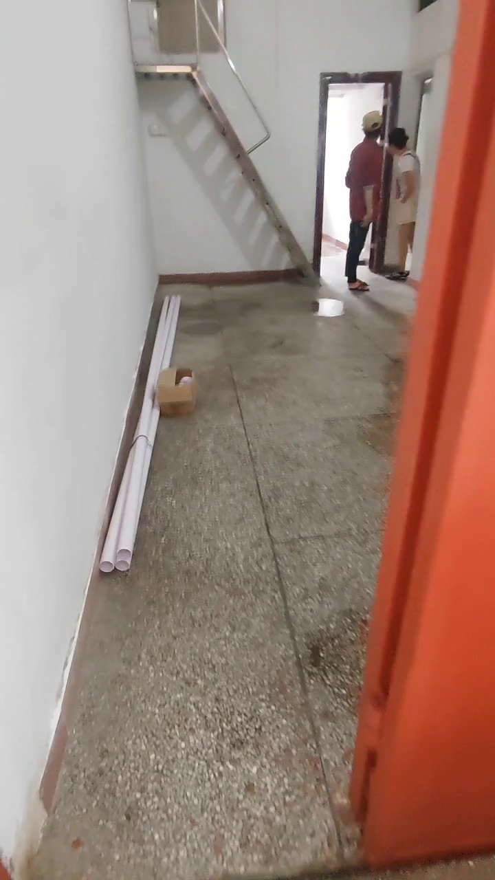 荔园市场一楼复试两房1800民水民电