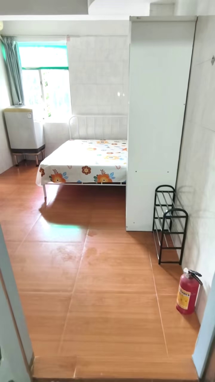 上沙东村电梯3楼全采光单间1780