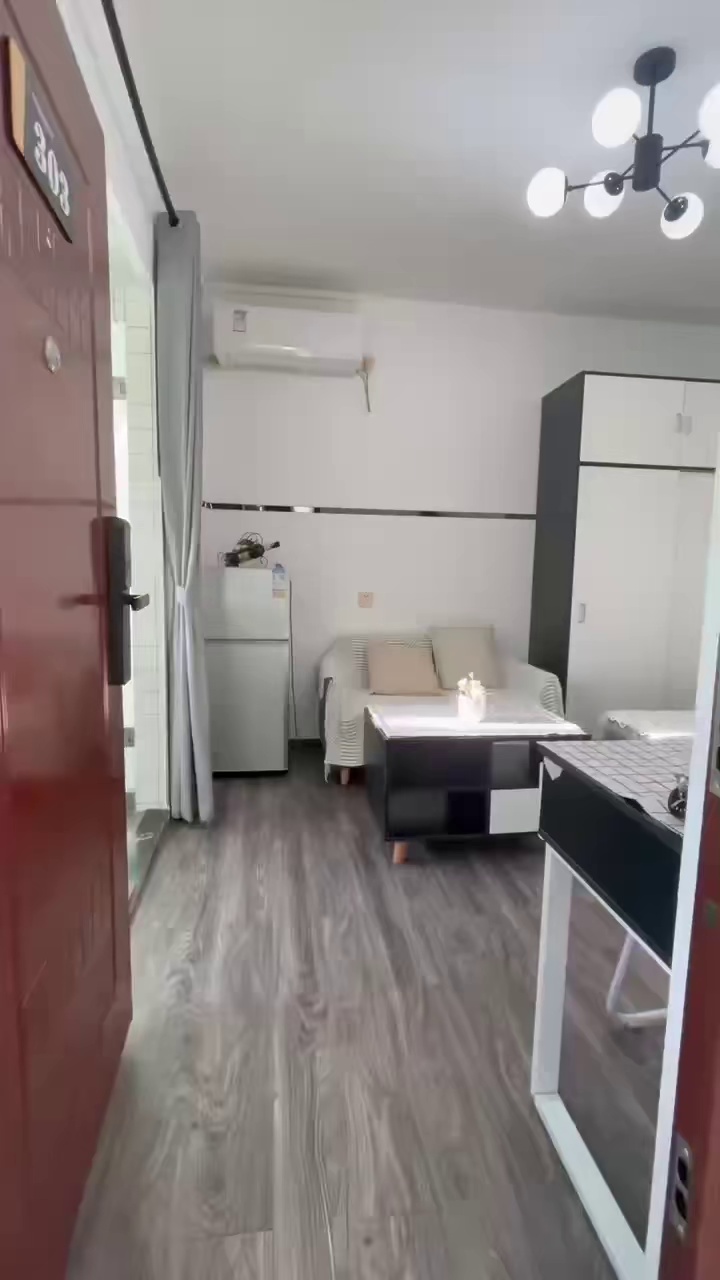 中山公园地铁口电梯阳光单间3100