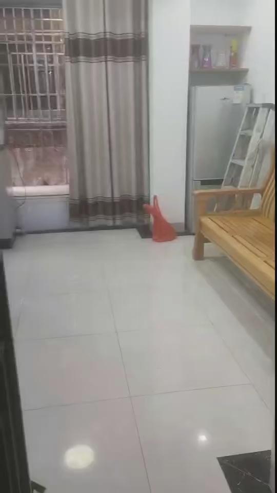 出租上水径翠隆花园四楼一房一厅拎包入住1700直接业主