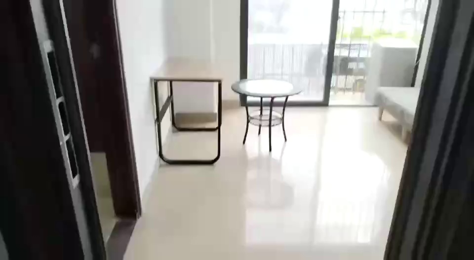 转让石岩汽车站电梯一房一厅26万