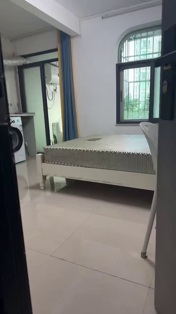 白石洲地铁口300米大主卧大飘窗拎包入住家电齐全价格2880元可谈