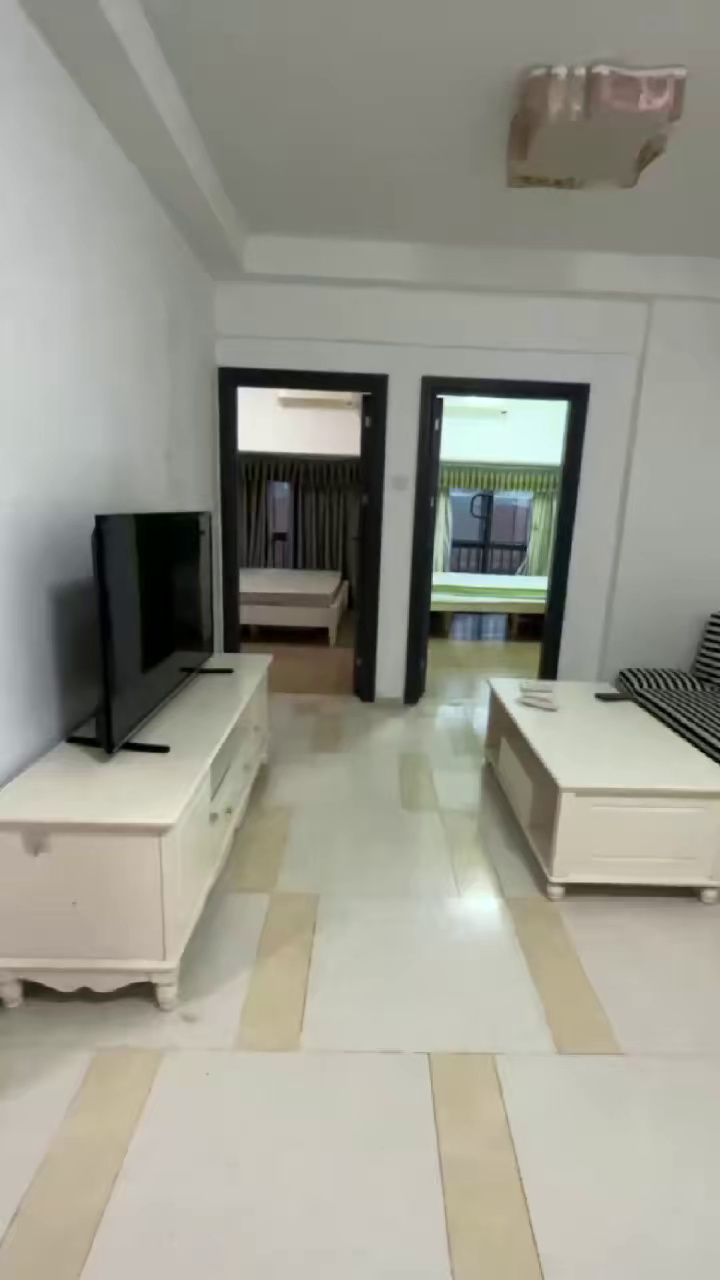 远洋新干线两室一厅2400租