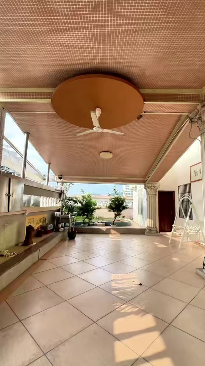 出租石岩中心地段佳华豪苑旁边电梯复试七房五卫两个露台468平方租金11万月密码在手随时看房直接业主