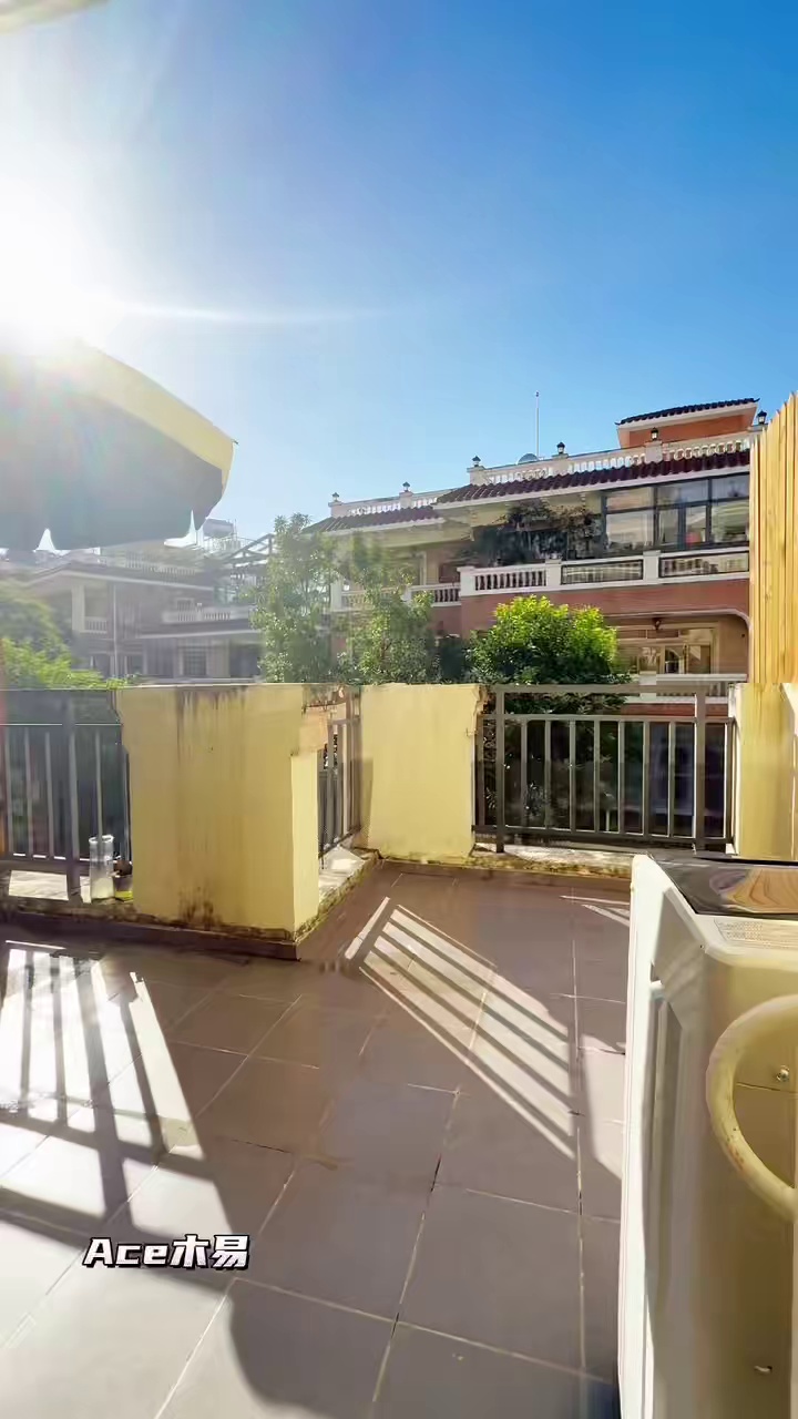 民治梅花山庄带露台大单间拎包入住2780带地下车库停车可办月卡