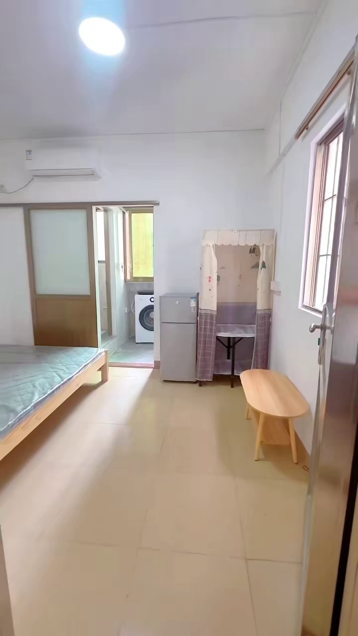 钟屋边房大单间特价1250