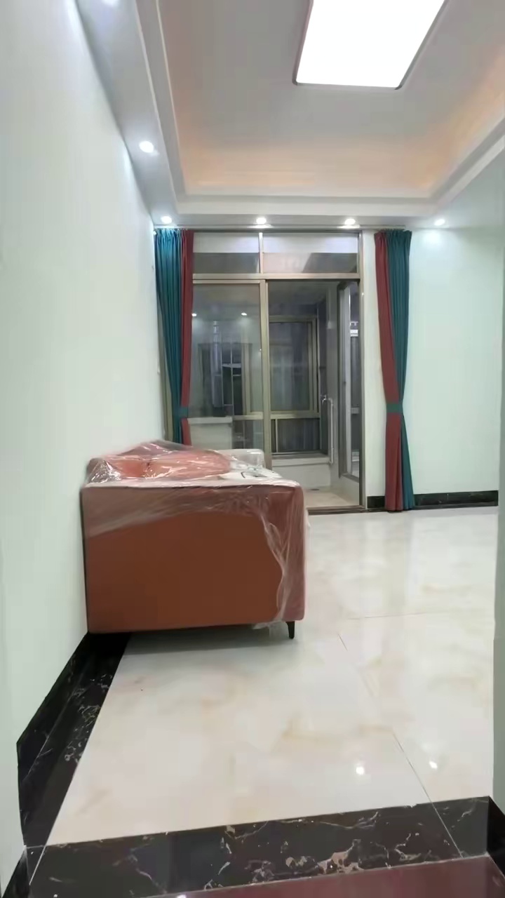 出租布吉新三村西区202豪装两房一厅带家私家电租金2480