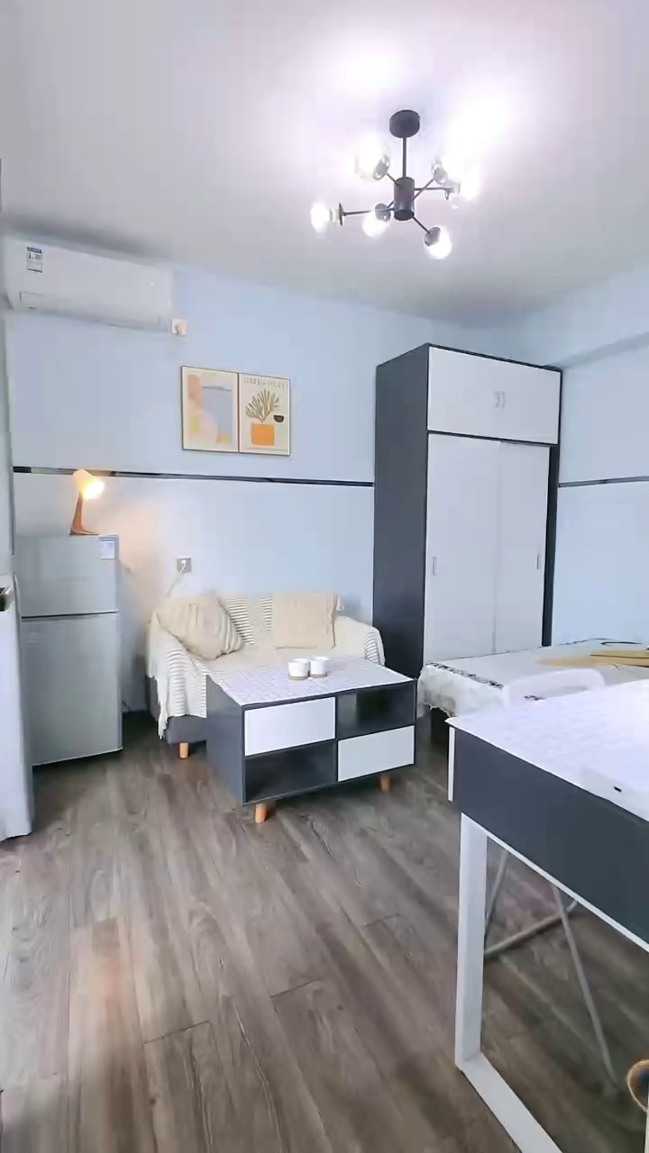 中山公园地铁口电梯阳光大单间3100