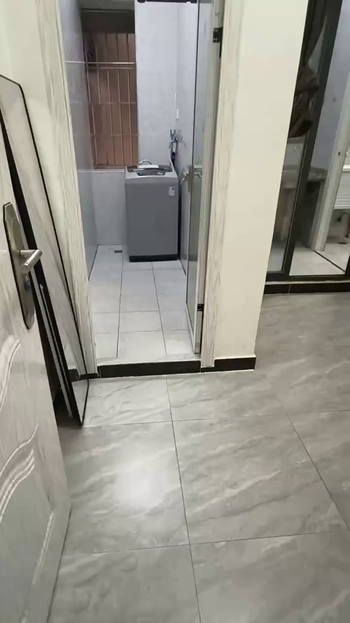 中山公园地铁口大单间2200