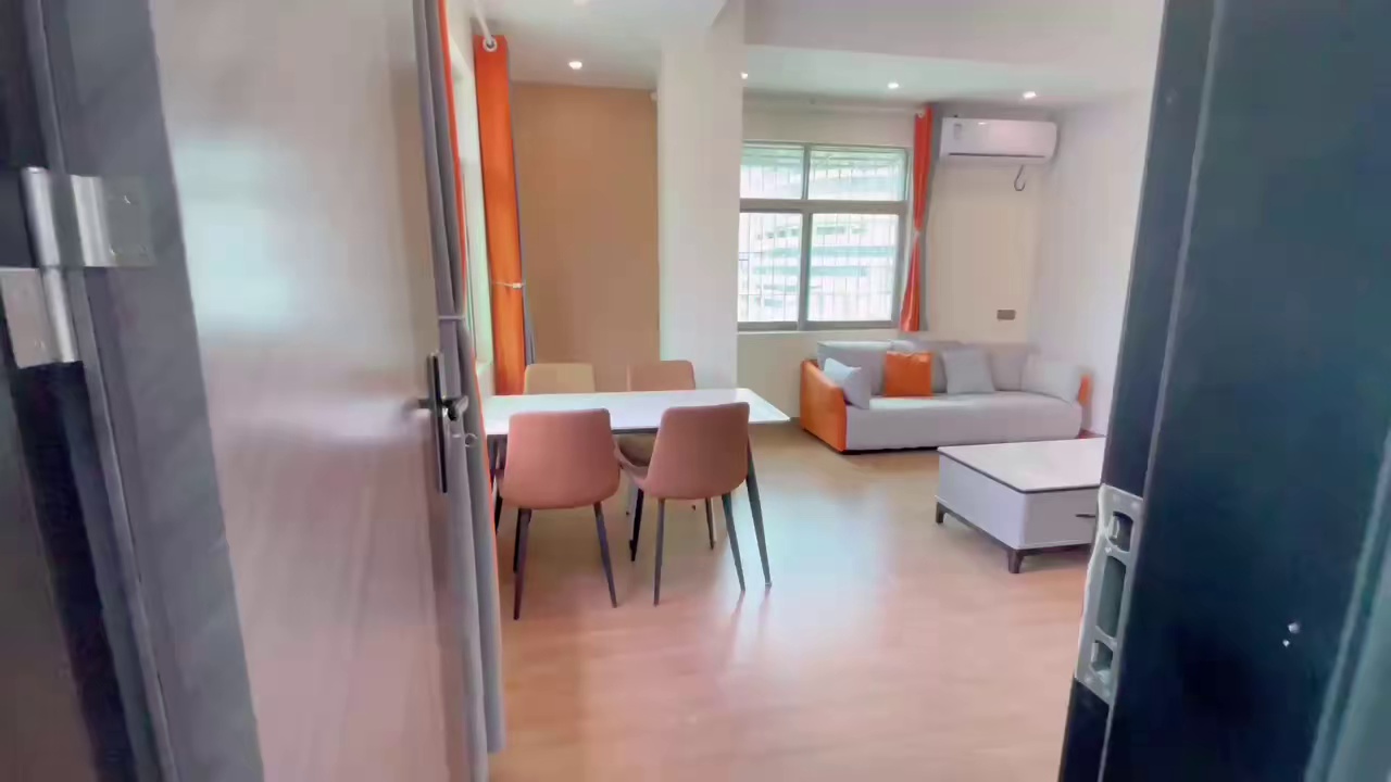 石岩人民医院附近精装大两房步梯4楼租2800