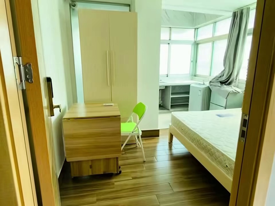 中山公园地铁口电梯大单间2200