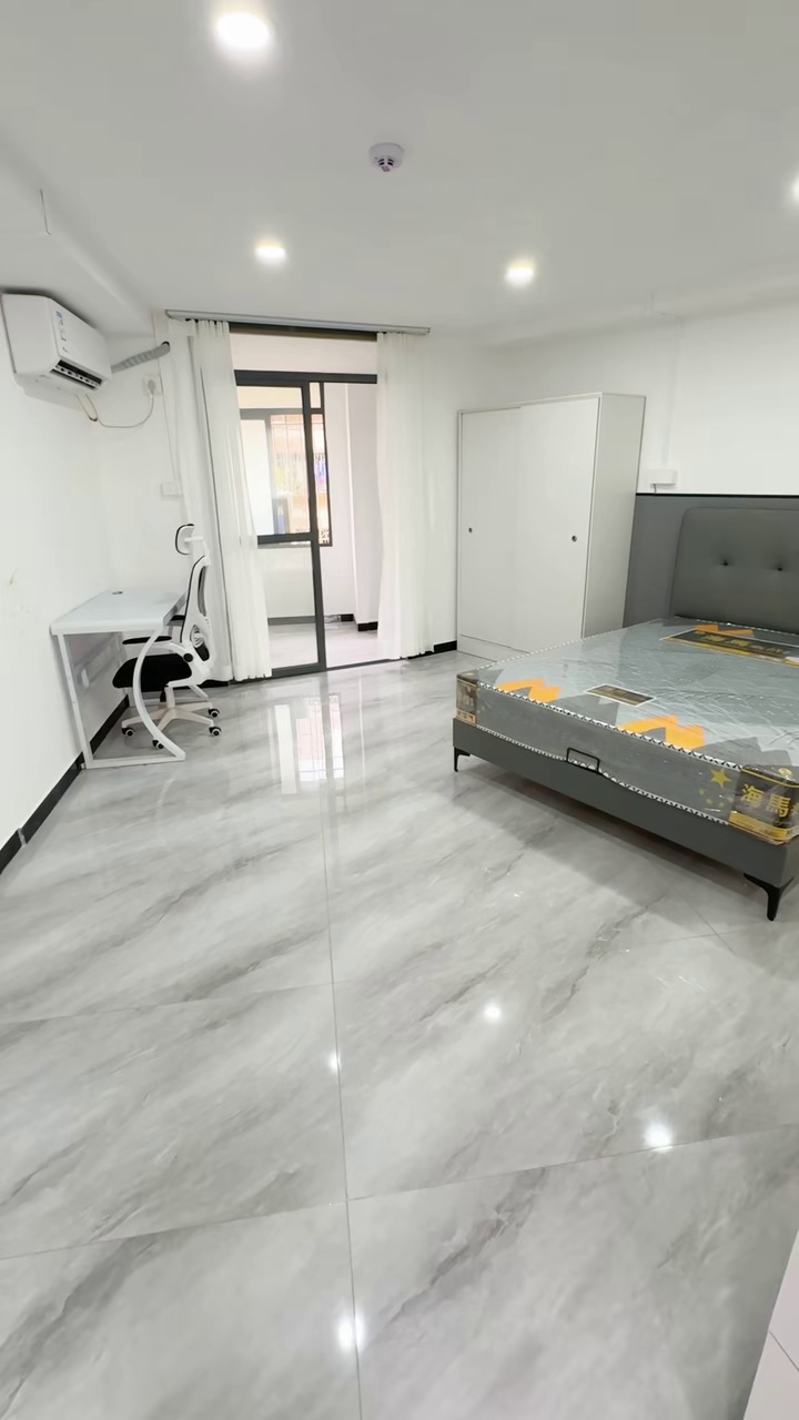 罗湖北中海慧智大厦电梯超大单间带阳台2500