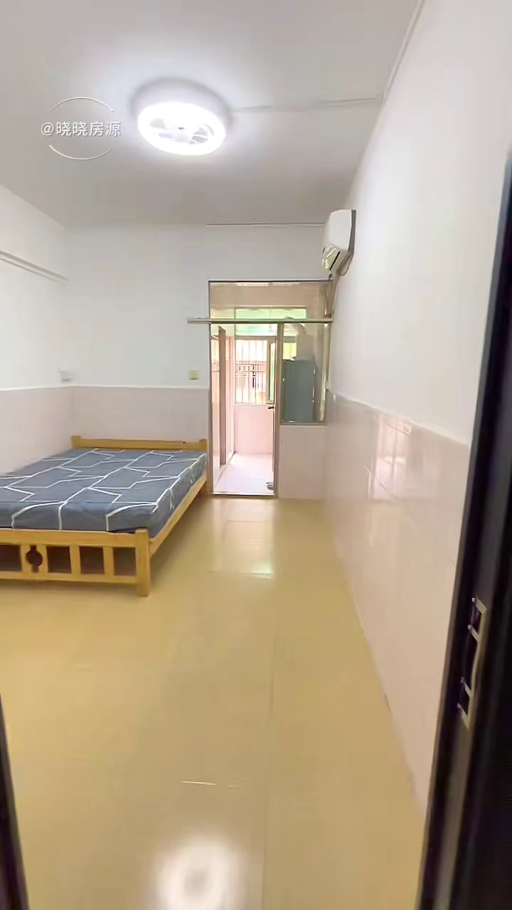 坂田北长发新村,阳台大单间1700 电梯,拎包入住