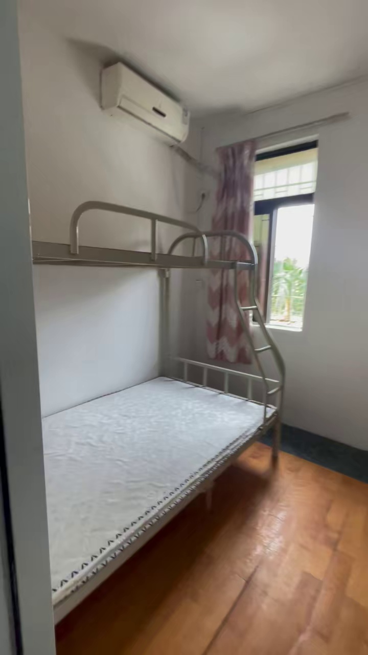 中山公园地铁附近,全齐单间1400