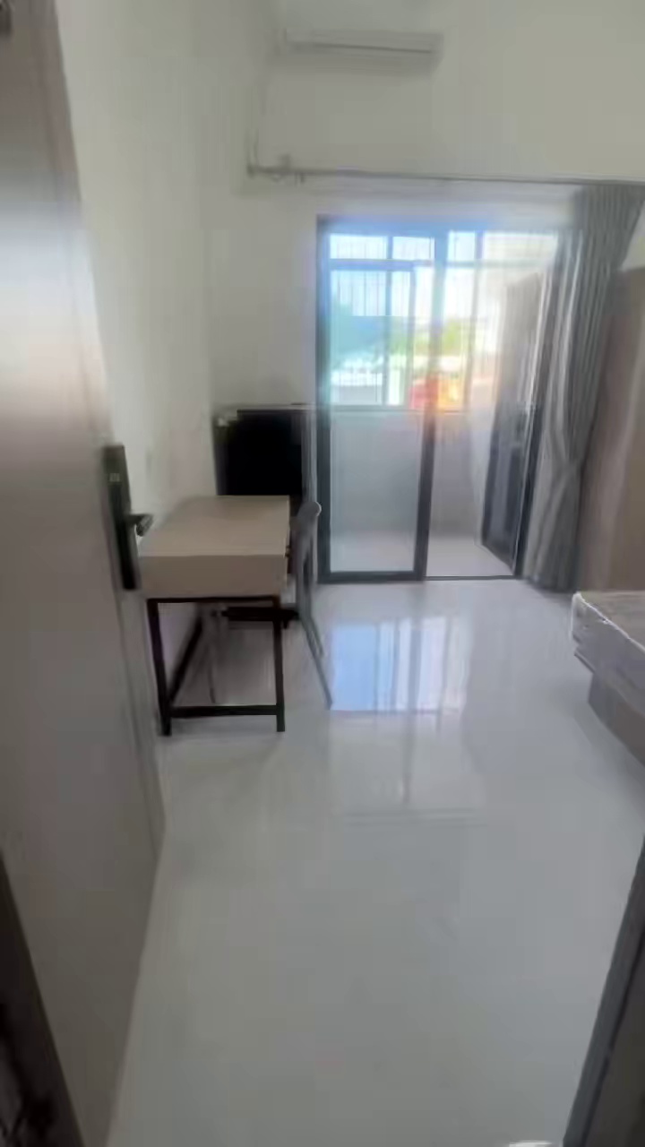 石岩汽车站附近,电梯精装修大单间,采光无遮挡