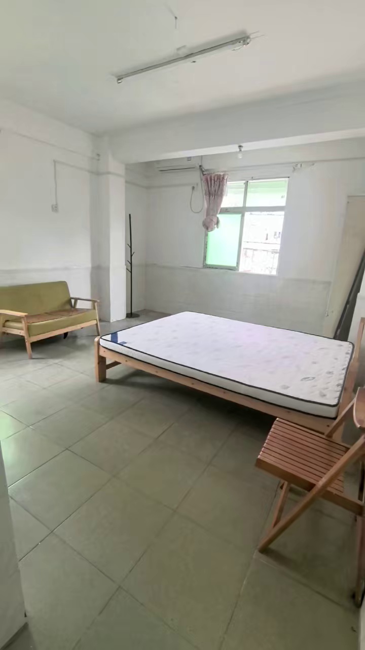 1号线大新地铁附近,d出,5楼,大单间,2280 光线充足