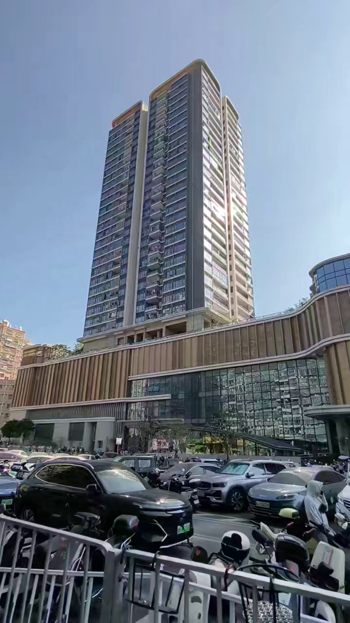 宝安石岩13号线零距离汇景雅苑 69平 业主急售,130万就可以入住小区花园房