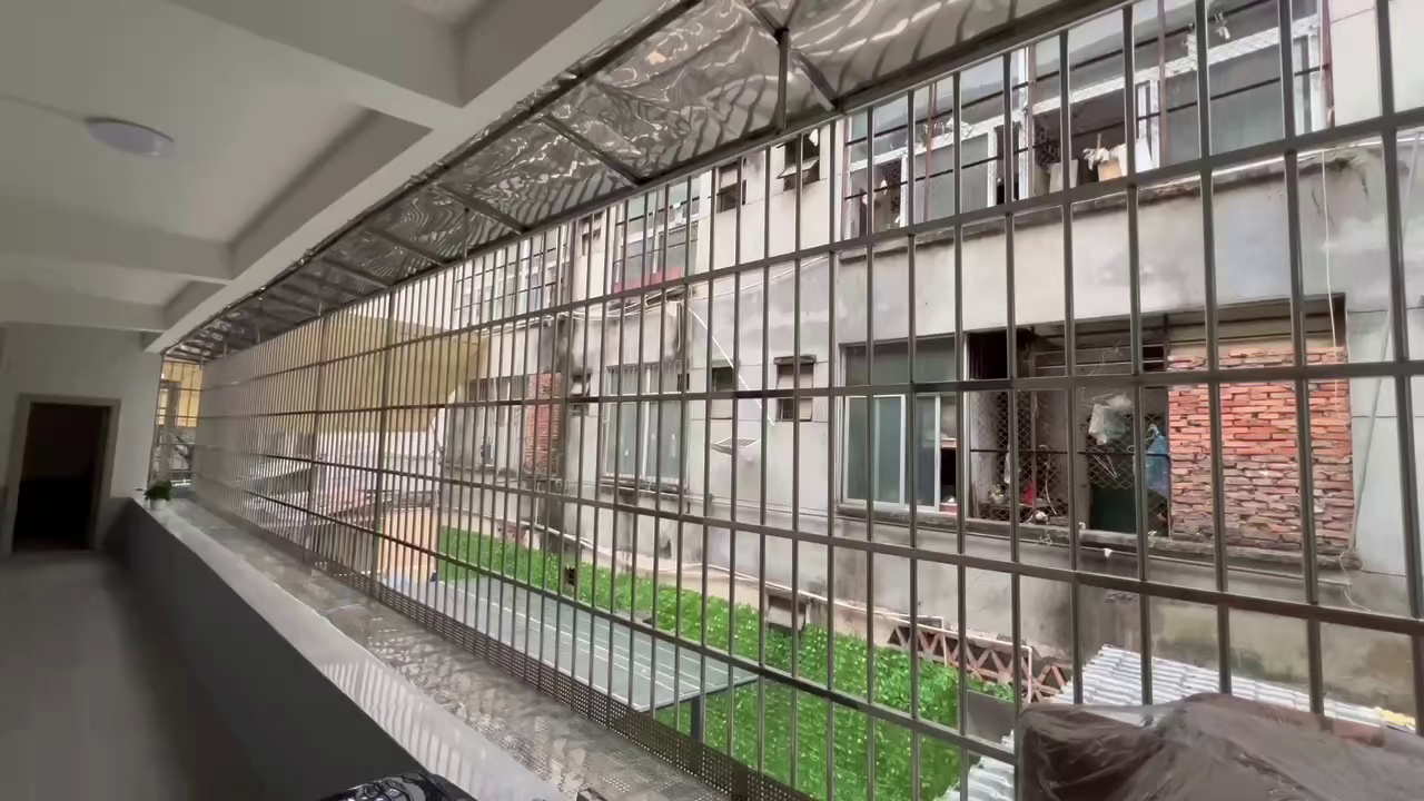 坂田北地铁站,长发新村,两房一厅,租金2780.