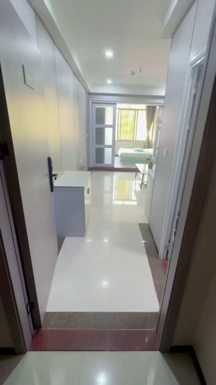 周末特惠价[]大浪义乌附近,独栋大厦,精装隔断一房一厅1899 拎包入住,随时看房