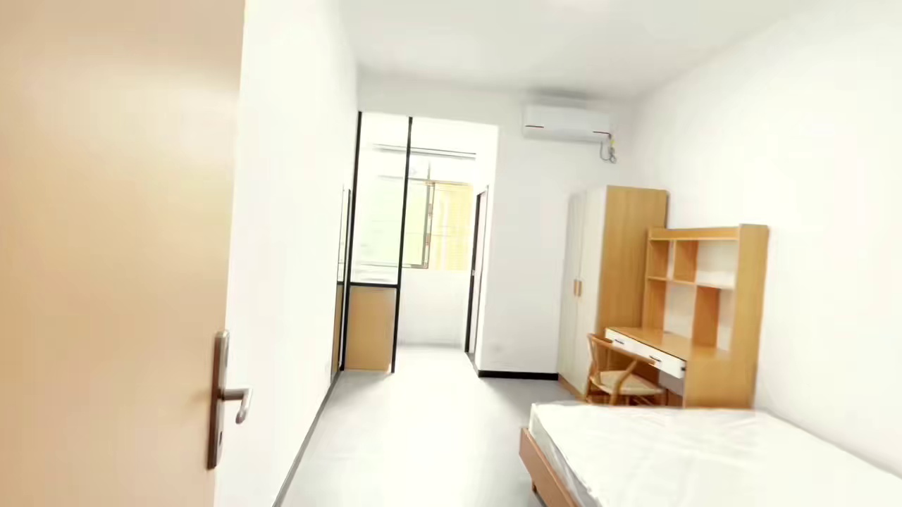 西丽地铁站 精装电梯阳台大单间 采光通风非常好 2350