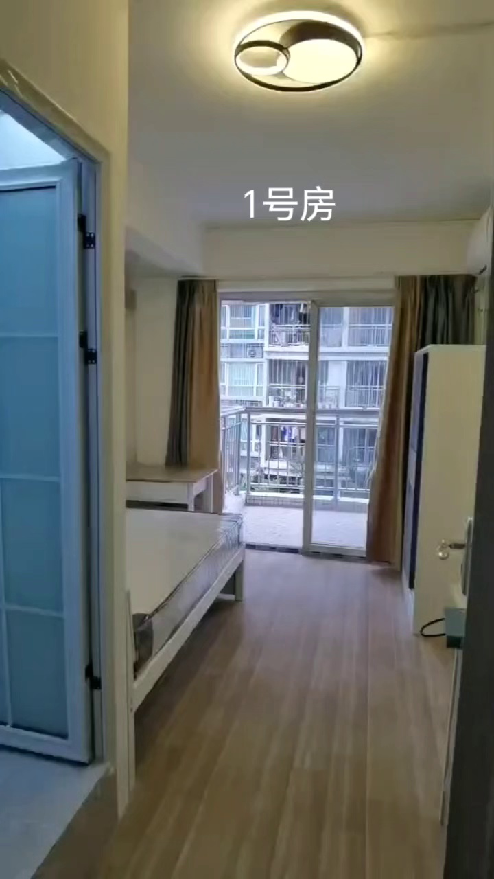 西丽地铁站,零距离,小区大单间带阳台,独卫,2800