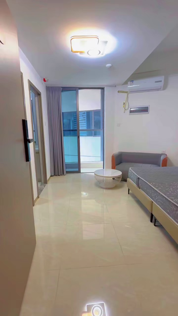 罗湖北地铁站 专人管理 民水民电 阳台单间 特价2300