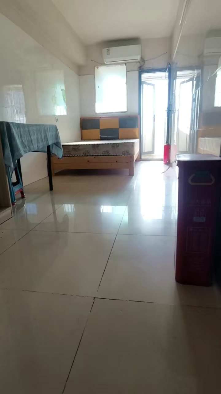 龙华地铁站7分钟电梯单间1300