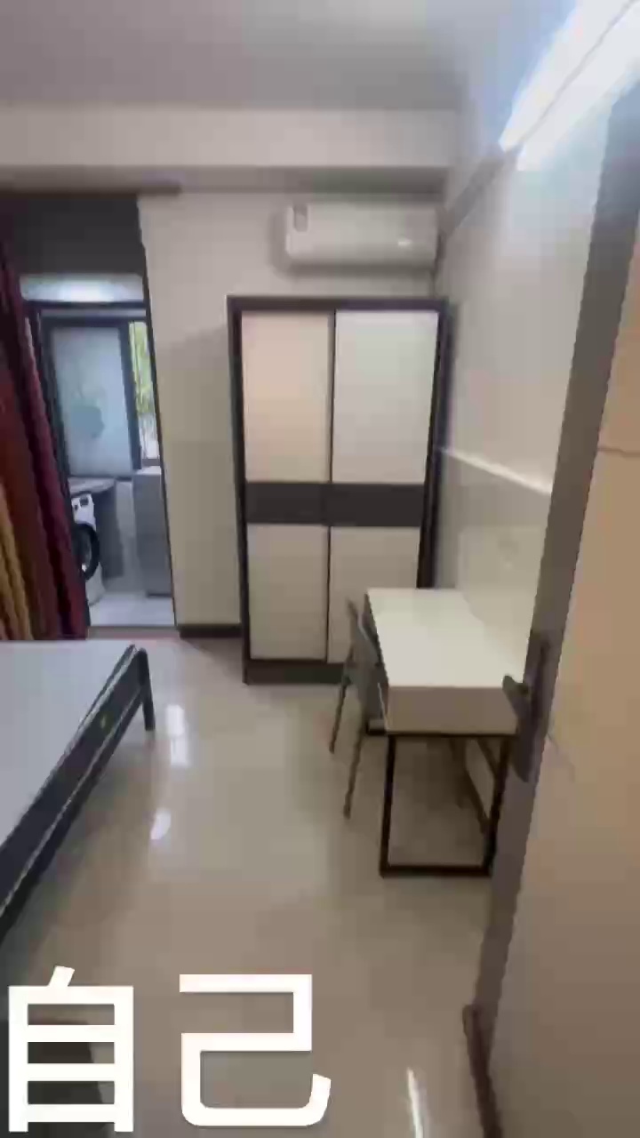 龙华地铁站700m精装大单间 1360包管理费 特价