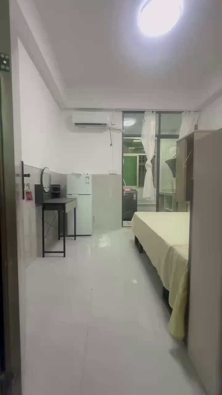 坪地 二十二小区精装单间,家私家电齐全,拎包入住.前期招租价格便宜600起