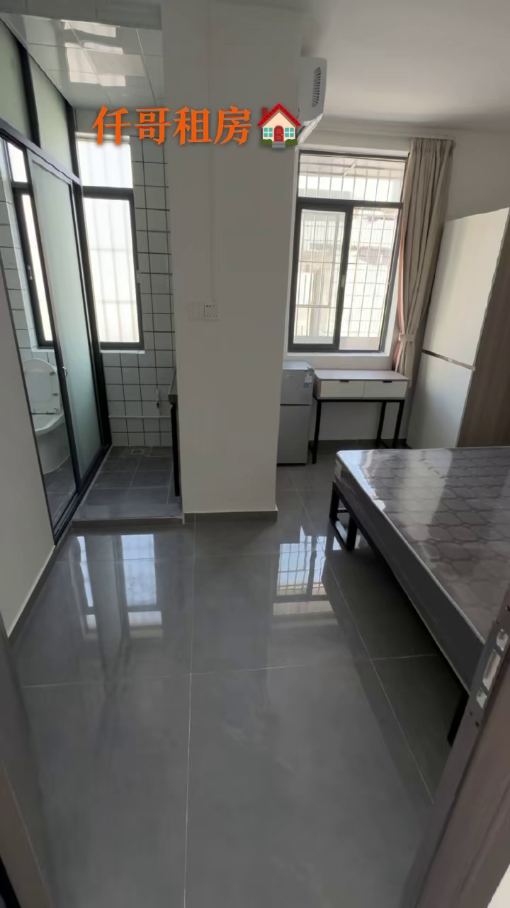 :松岗喜港城 :精装大单间带大露台 :880包网 舒服