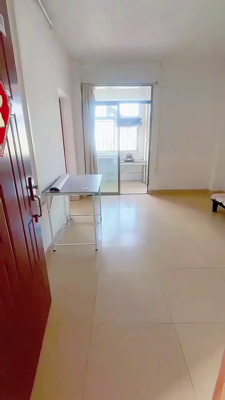 坪洲地铁口 永丰社区 电梯超大一房一厅 特价2400 采光超好