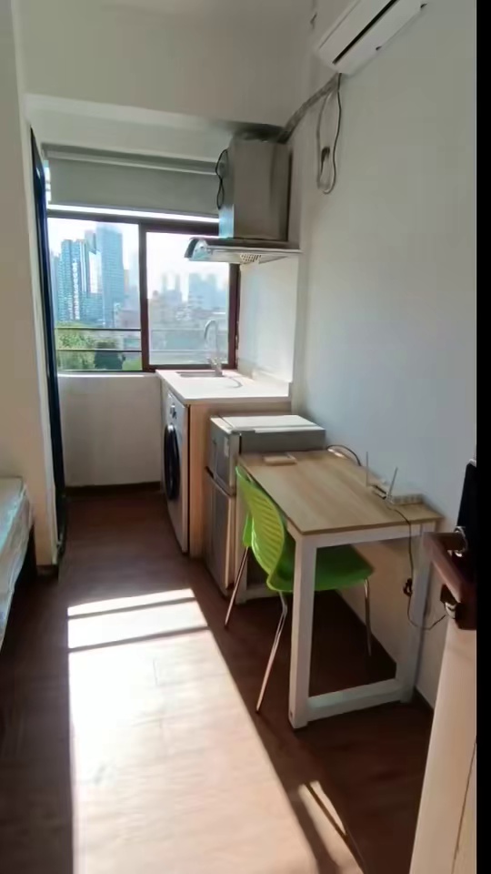 南头古地铁口,电梯阳光单间2100