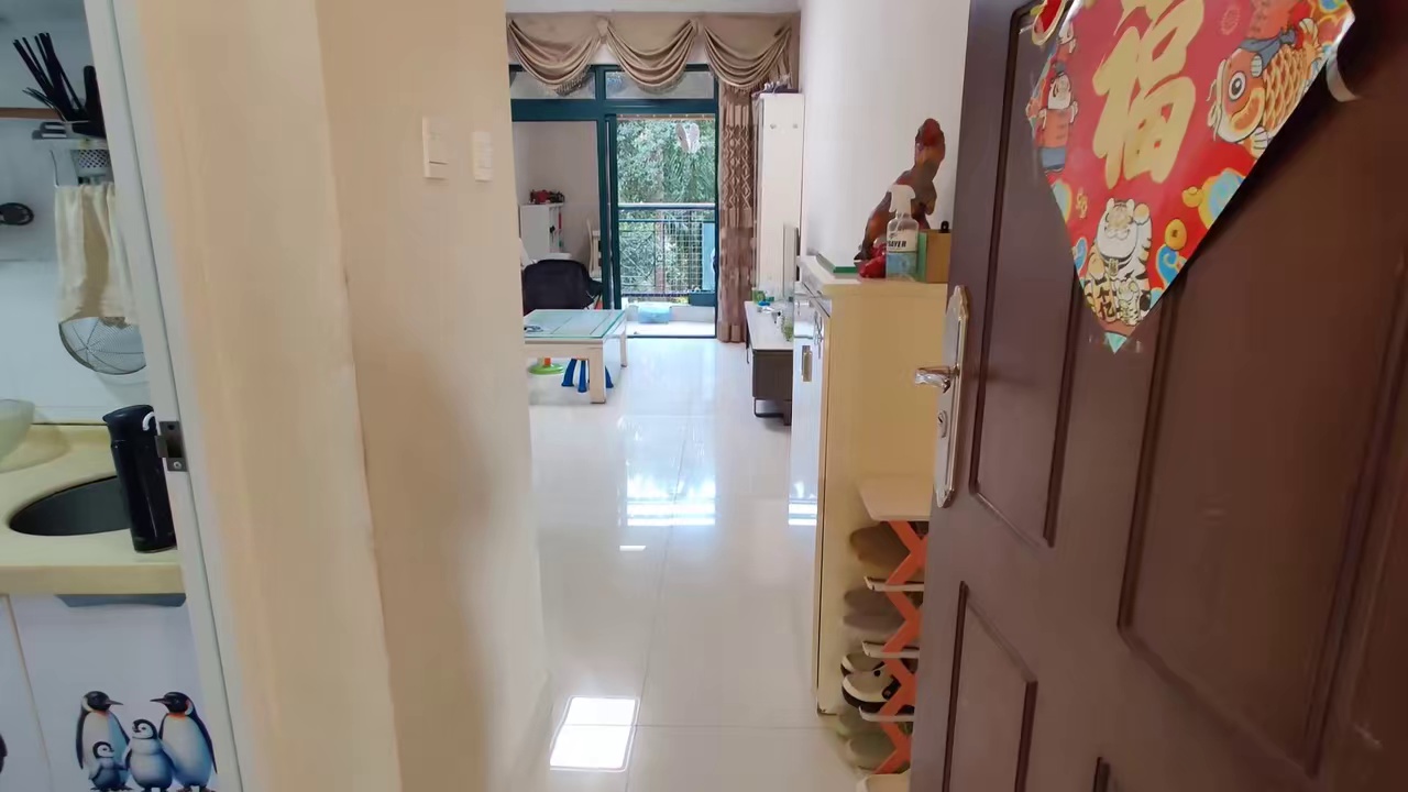 租:龙华油松,香缇雅苑小区,电梯精装大两房,拎包入住,低楼层出租4700,业主自住,首次出租,民水民电天然气